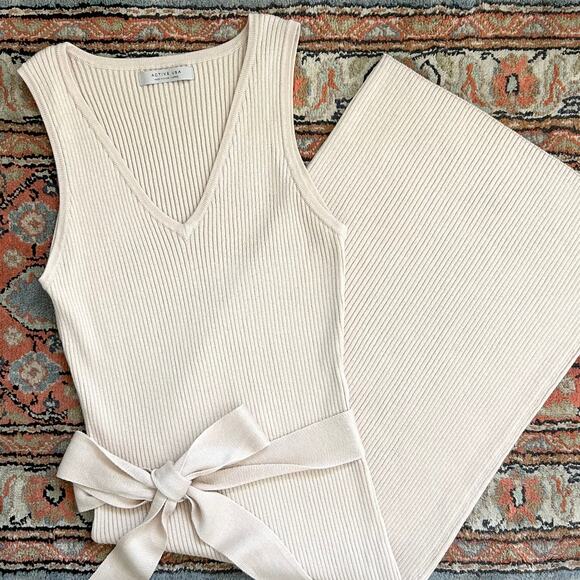 Active USA Rib Knit Bodycon Belted V-Neck Midi Dress - Picture 1 of 11